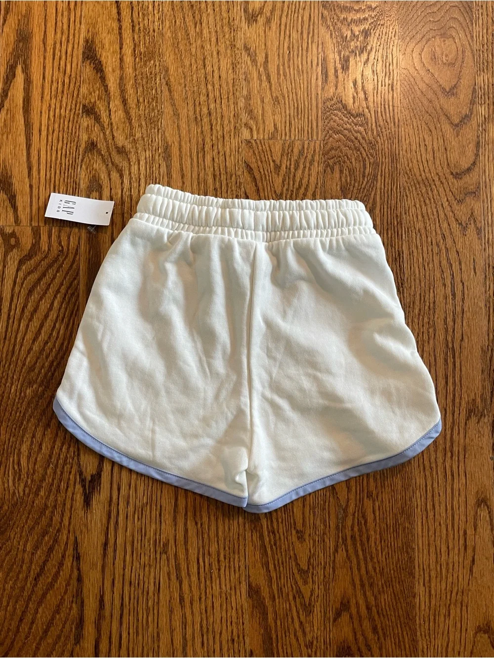 GAP Kids white drawstring elastic waist shorts size 4-5 years